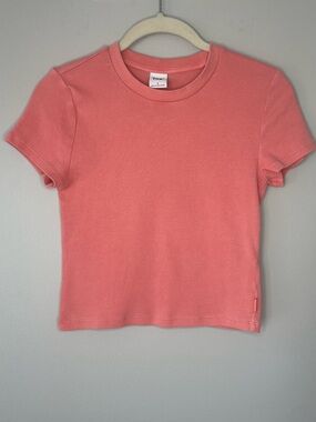 TNA Aritzia Coral Short Sleeve Ribbed Crop Top